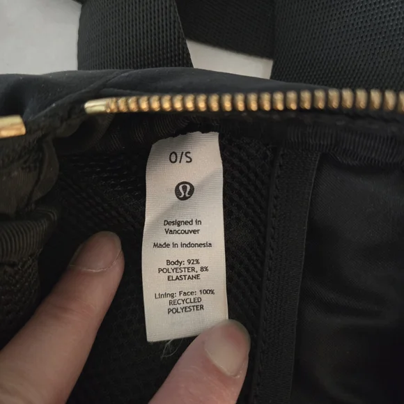 Lululemon black everywhere quilted velour belt bag 1L - Picture 5 of 5